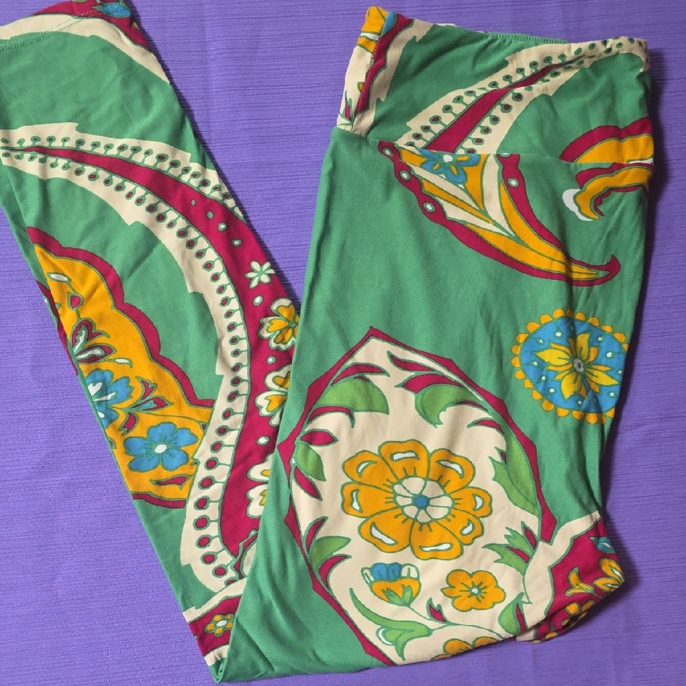 LuLaRoe Green and Multicolor Patterned Leggings